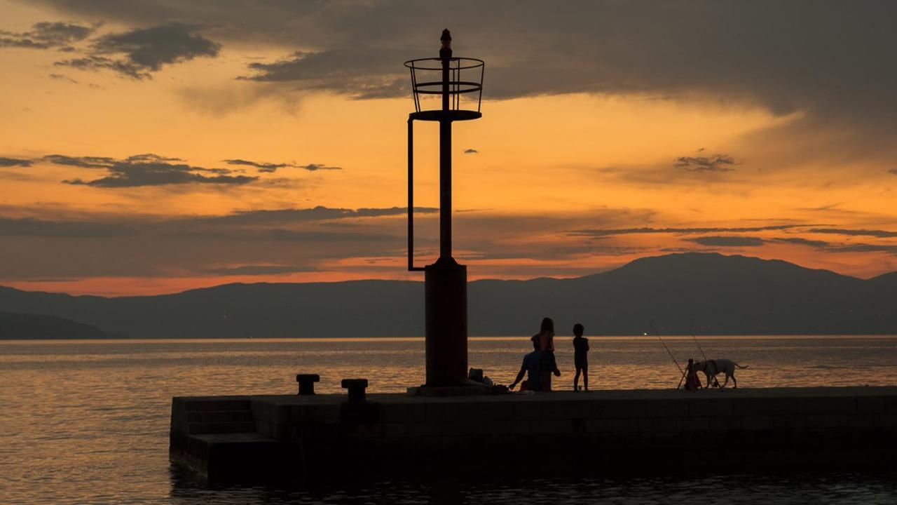 Sunset Suite Malinska Bagian luar foto